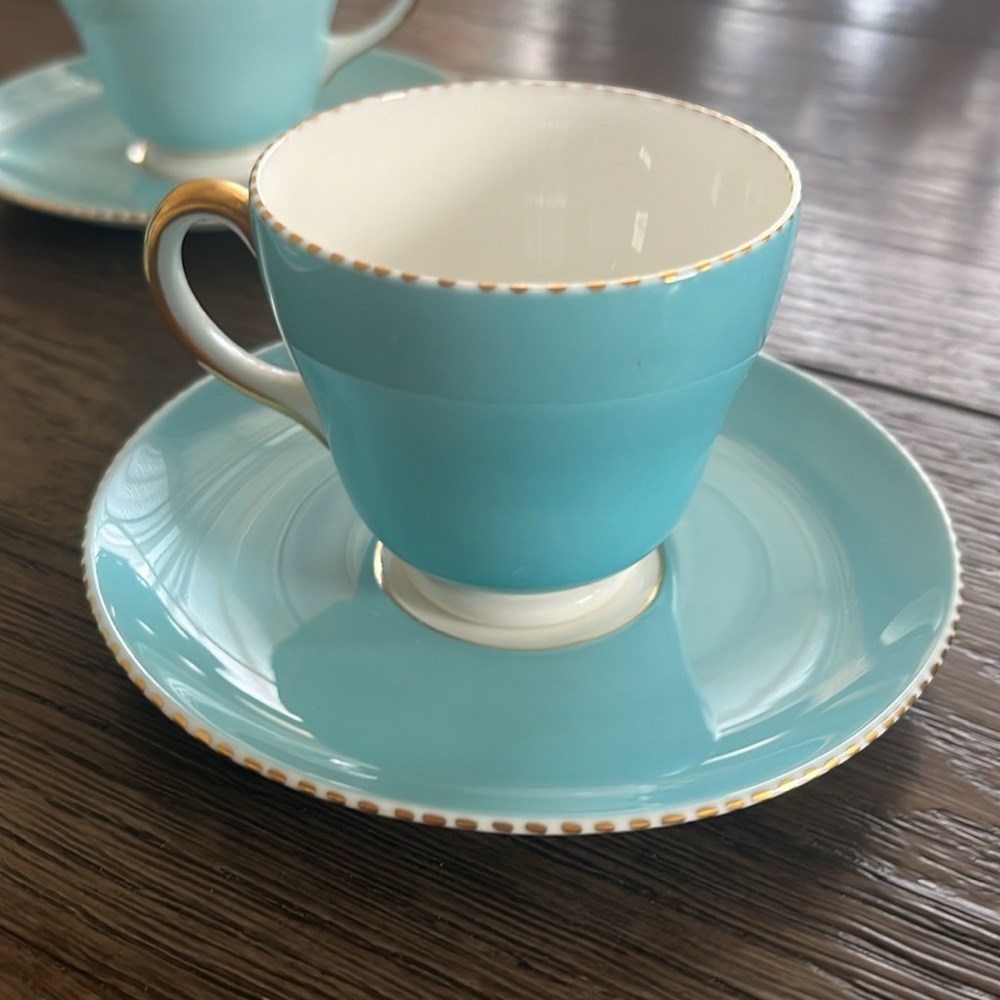 4 Wedgwood Bone China Made in England Blue Demitasse Teacups and Saucers - Picture 2 of 13